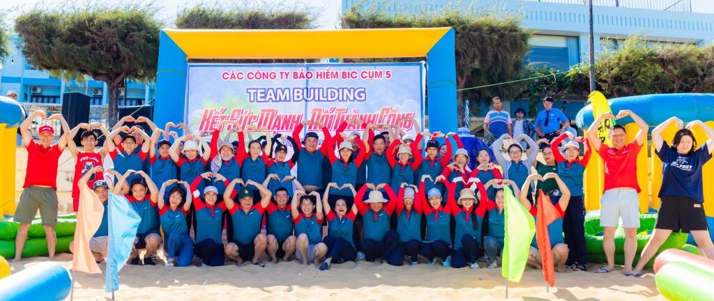 Muôn vàng kiểu tạo dáng trong teambuilding