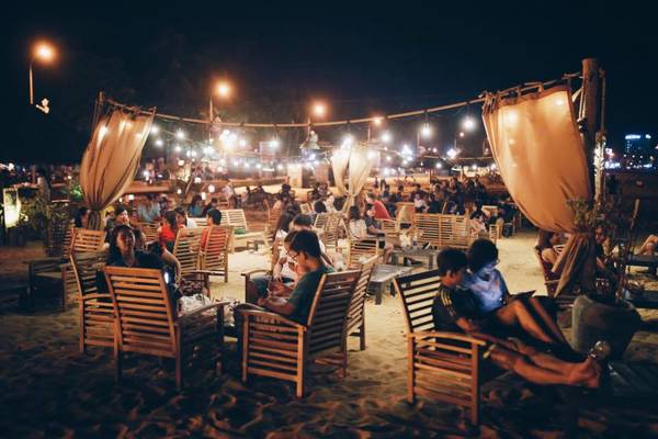 Surf Bar Cafe - Quán cafe biển vừa thưởng thức cafe vừa đón gió biển - Quy Nhơn - tourhaigiang.com.vn